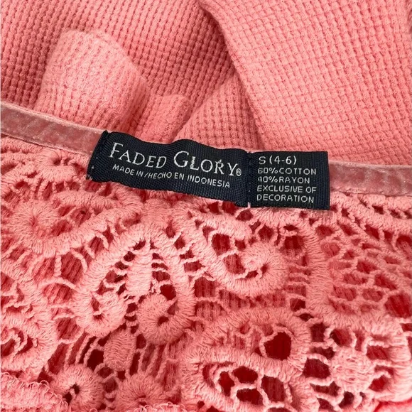 Y2K vintage thermal henley top with crochet lace size Small peach melon color - Picture 5 of 5